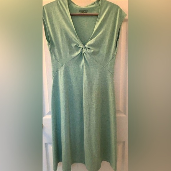 Patagonia Sage Green Twist-Front Badha Dress | Eco Chic | Size M - Picture 4 of 5